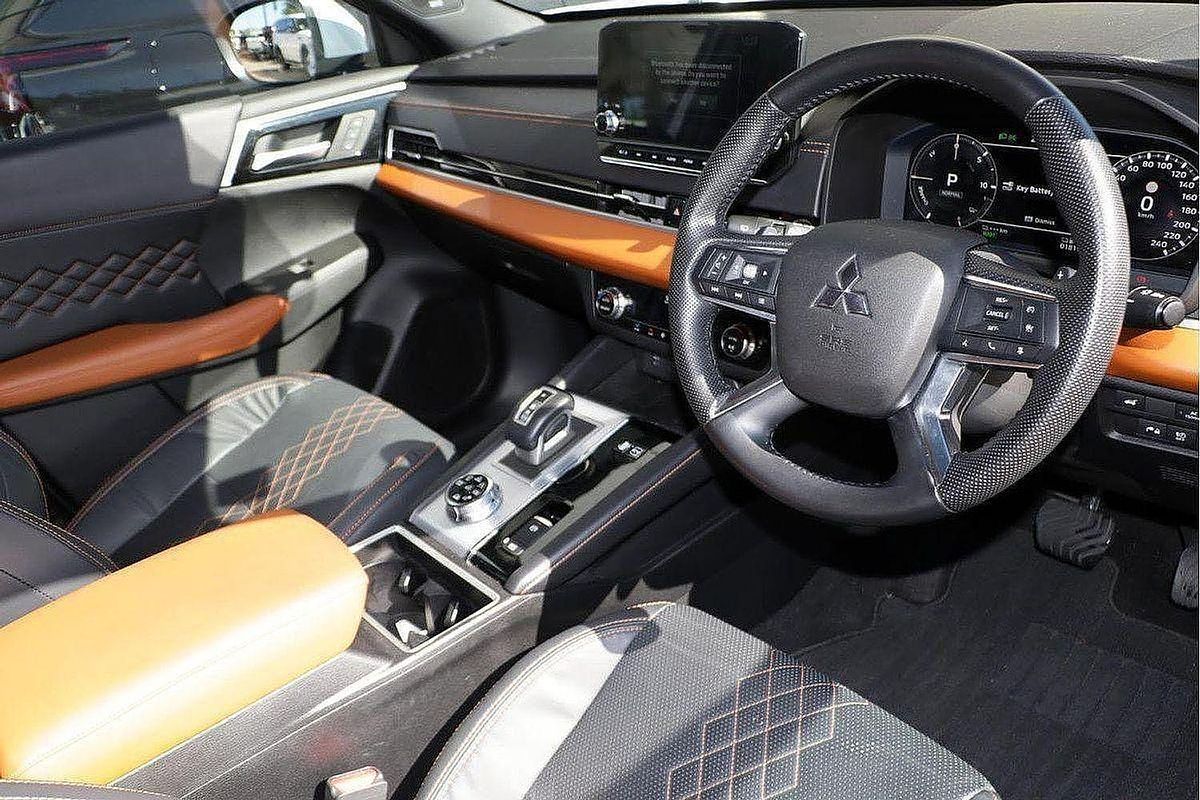 2023 Mitsubishi Outlander PHEV Exceed Tourer ZM