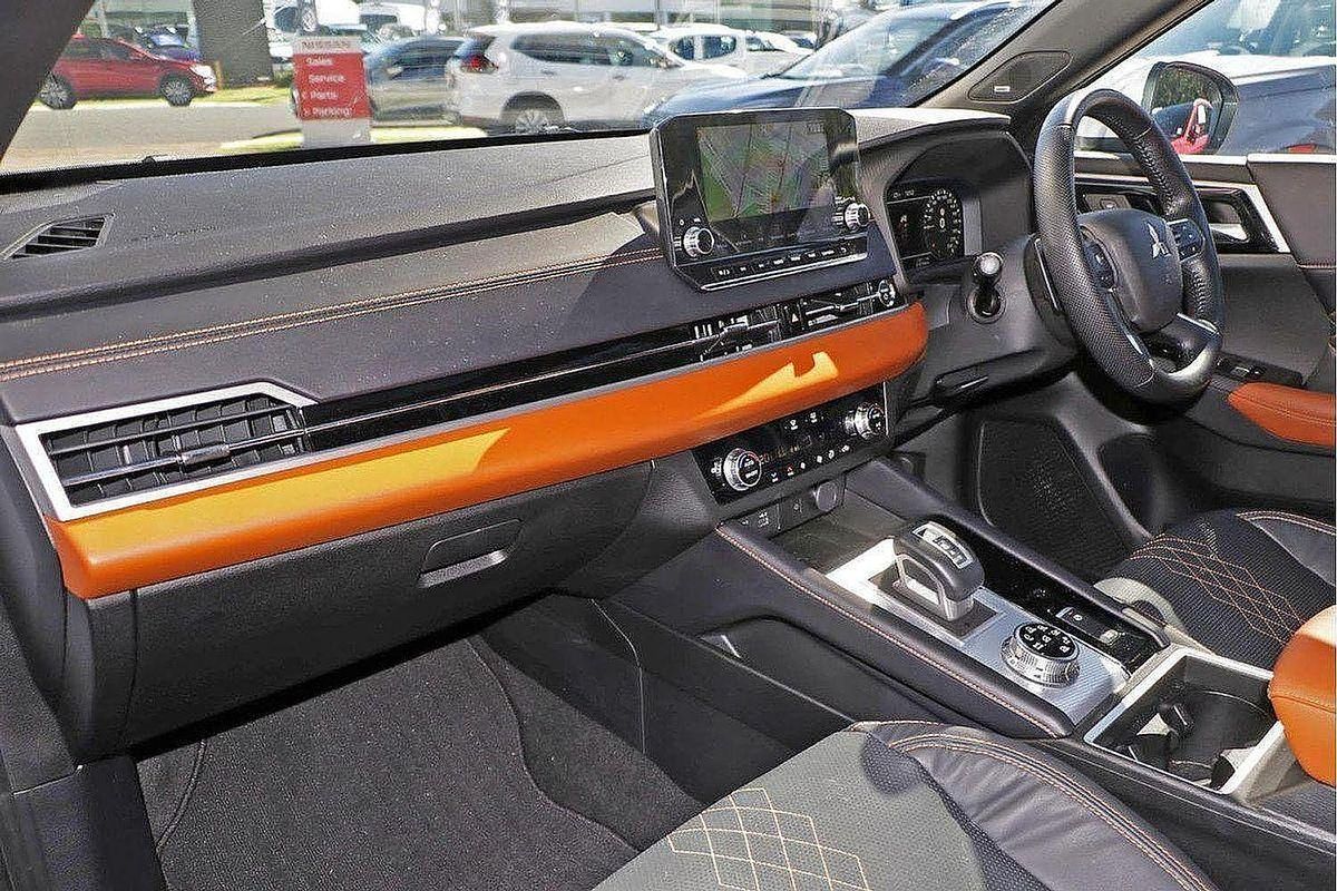 2023 Mitsubishi Outlander PHEV Exceed Tourer ZM