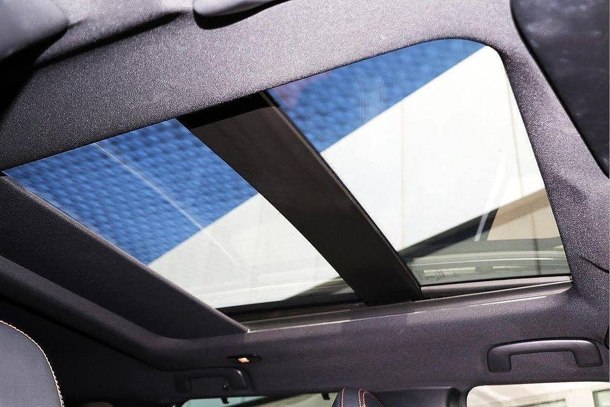 2023 Mitsubishi Outlander PHEV Exceed Tourer ZM