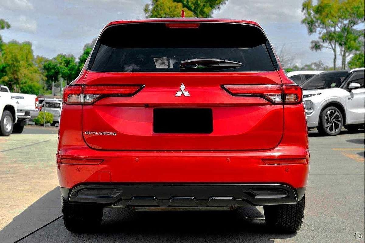 2023 Mitsubishi Outlander LS Black Edition ZM