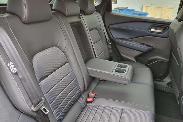 2024 Nissan QASHQAI ST-L J12