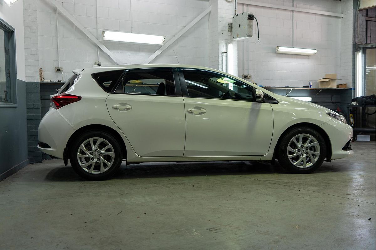 2015 Toyota Corolla SX ZRE182R