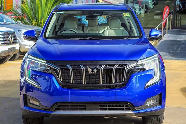 2023 Mahindra XUV700 AX7