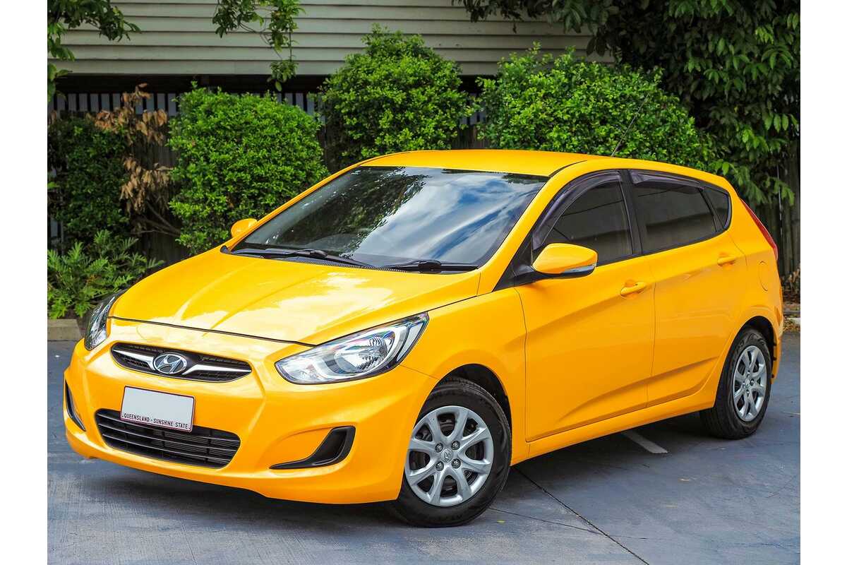 2014 hyundai store accent active