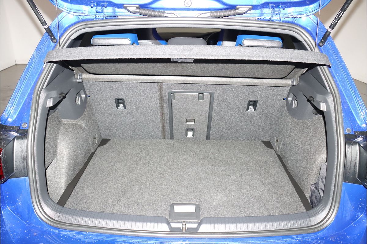 2022 Volkswagen Golf R 8