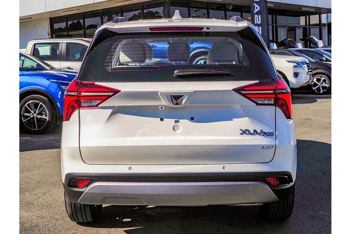 2023 Mahindra XUV700 AX7L