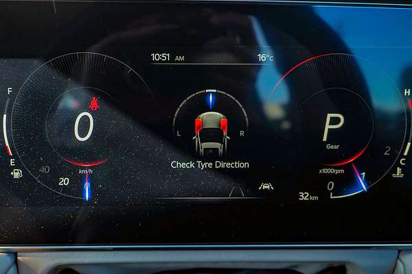 2023 Mahindra XUV700 AX7L