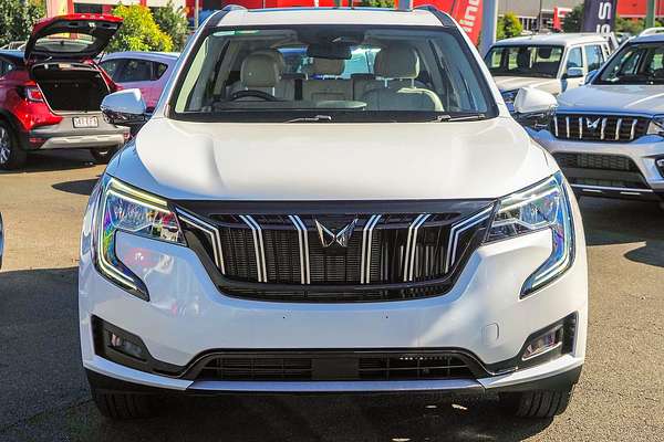 2023 Mahindra XUV700 AX7L