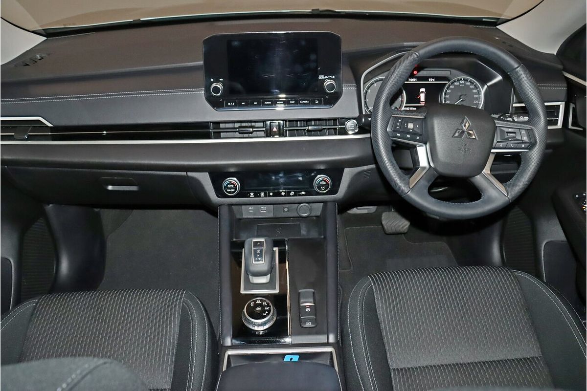 2023 Mitsubishi Outlander LS ZM