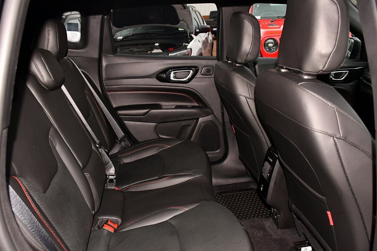 2023 Jeep Compass Trailhawk M6
