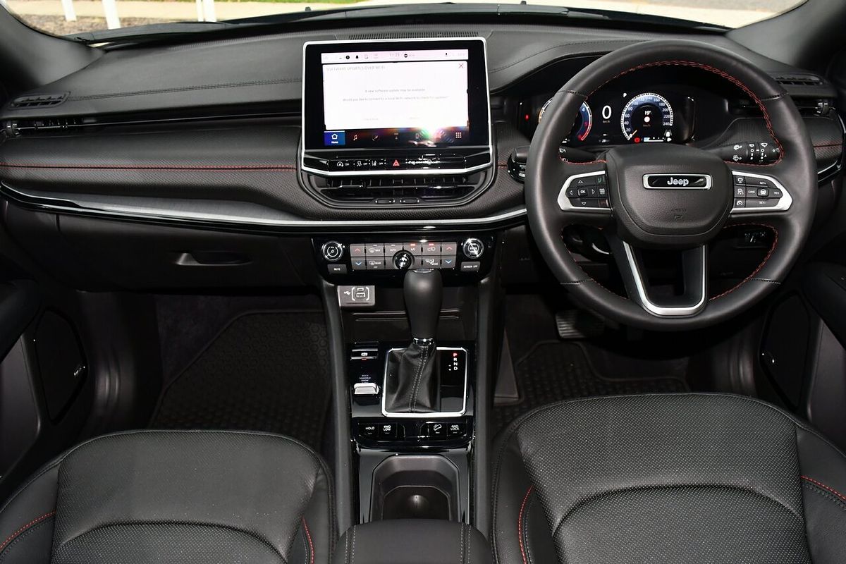 2023 Jeep Compass Trailhawk M6