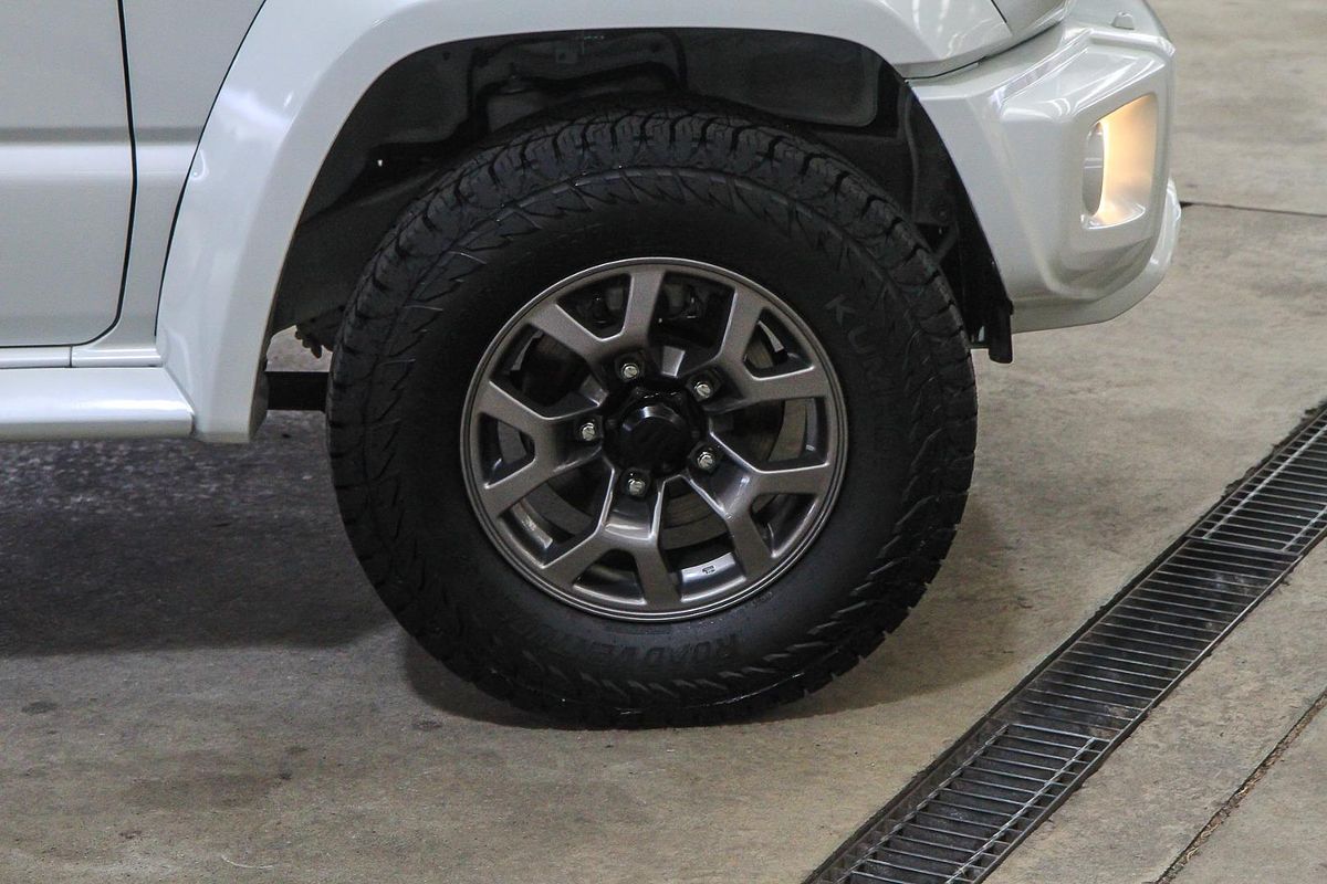 2023 Suzuki Jimny GLX GJ