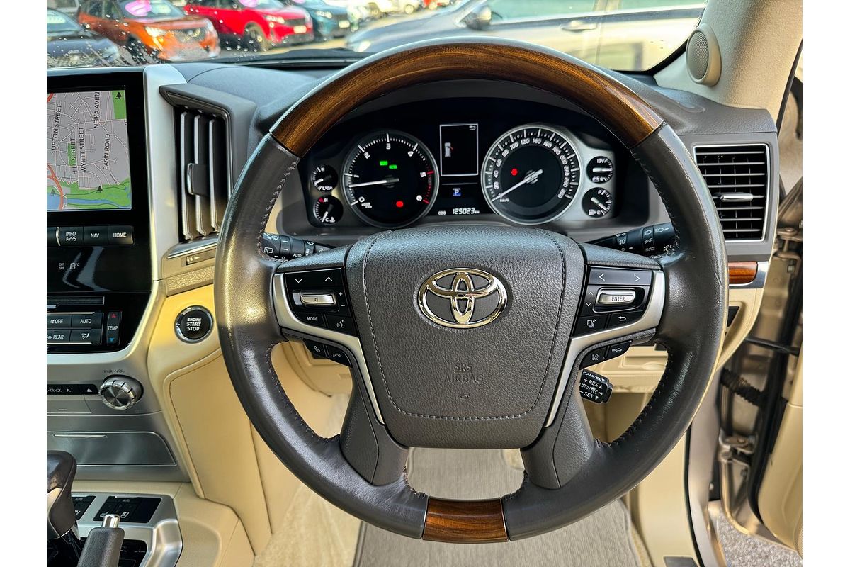 2017 Toyota Landcruiser Sahara VDJ200R