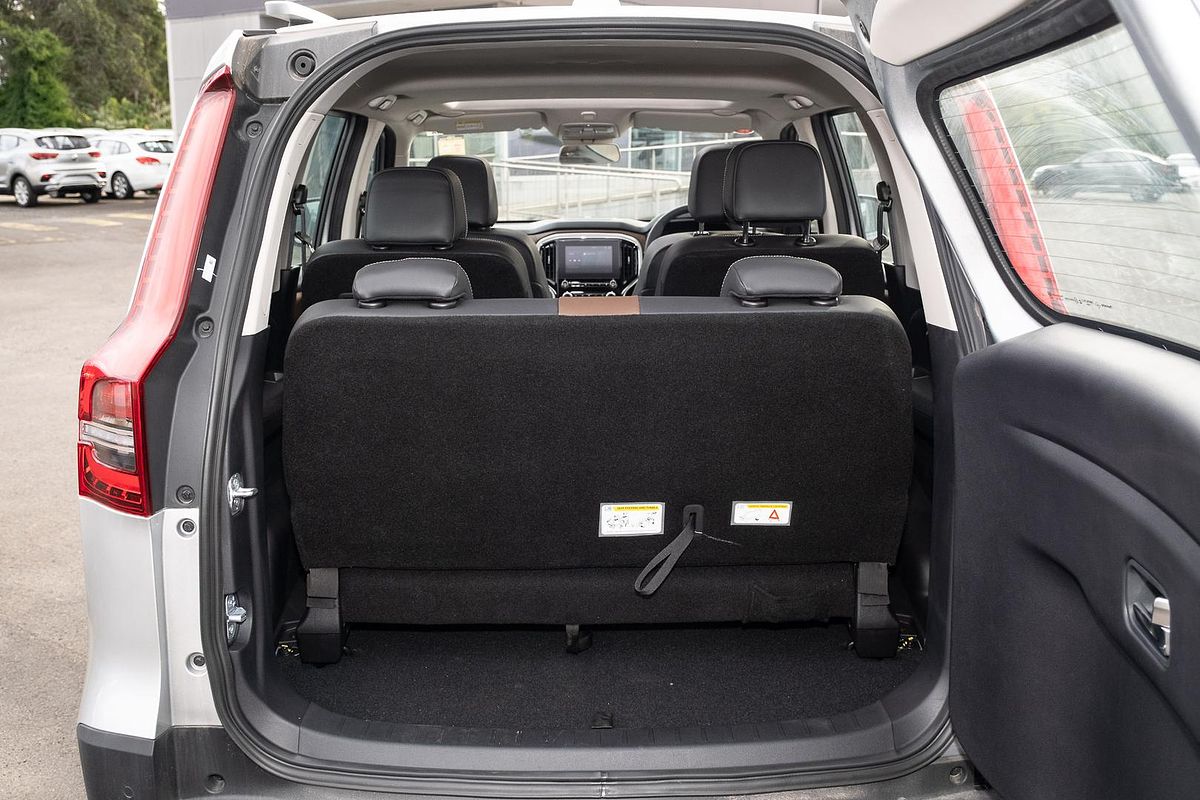 2023 Mahindra Scorpio Z8L
