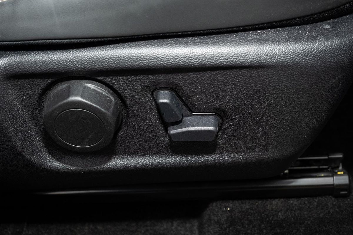 2023 Mahindra Scorpio Z8L