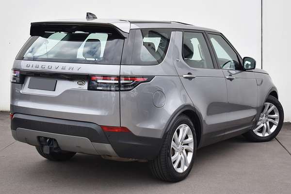 2020 Land Rover Discovery SD6 SE Series 5