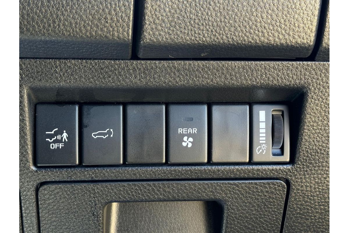 2023 Isuzu MU-X LS-T