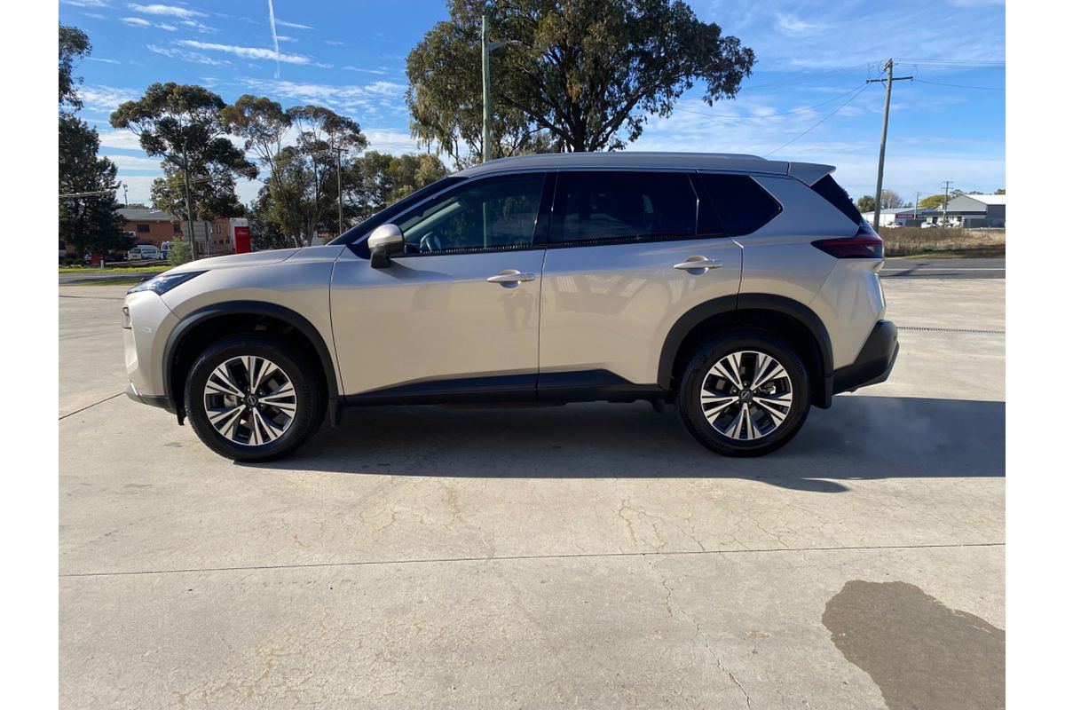 2022 Nissan X-TRAIL ST-L T33
