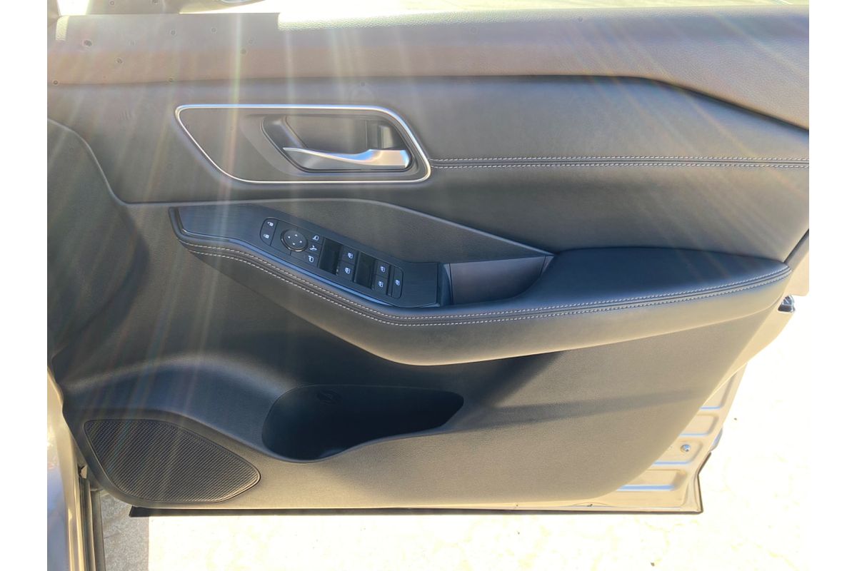 2022 Nissan X-TRAIL ST-L T33