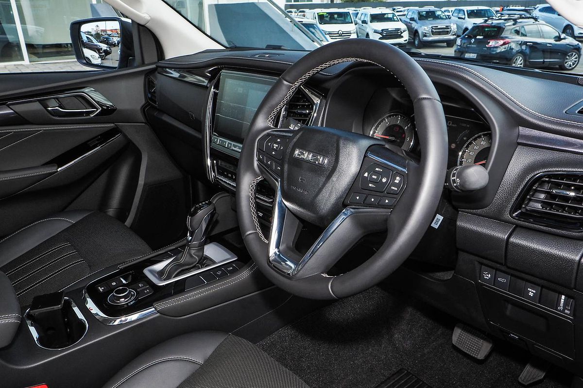 2024 Isuzu MU-X LS-T