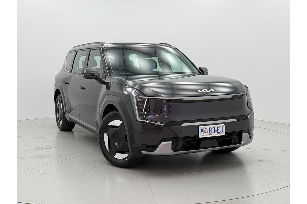 MY23 Kia EV9 Earth AWD LR 