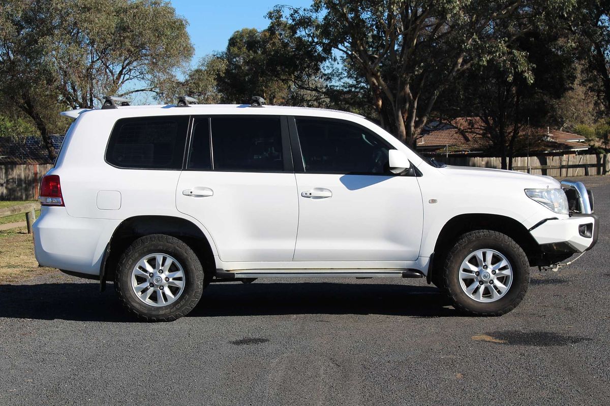 2011 Toyota Landcruiser GXL VDJ200R