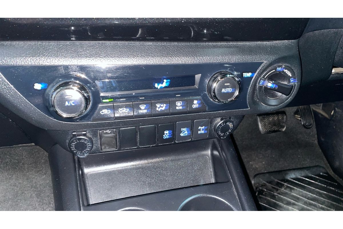 2016 Toyota Hilux SR5 GUN126R 4X4