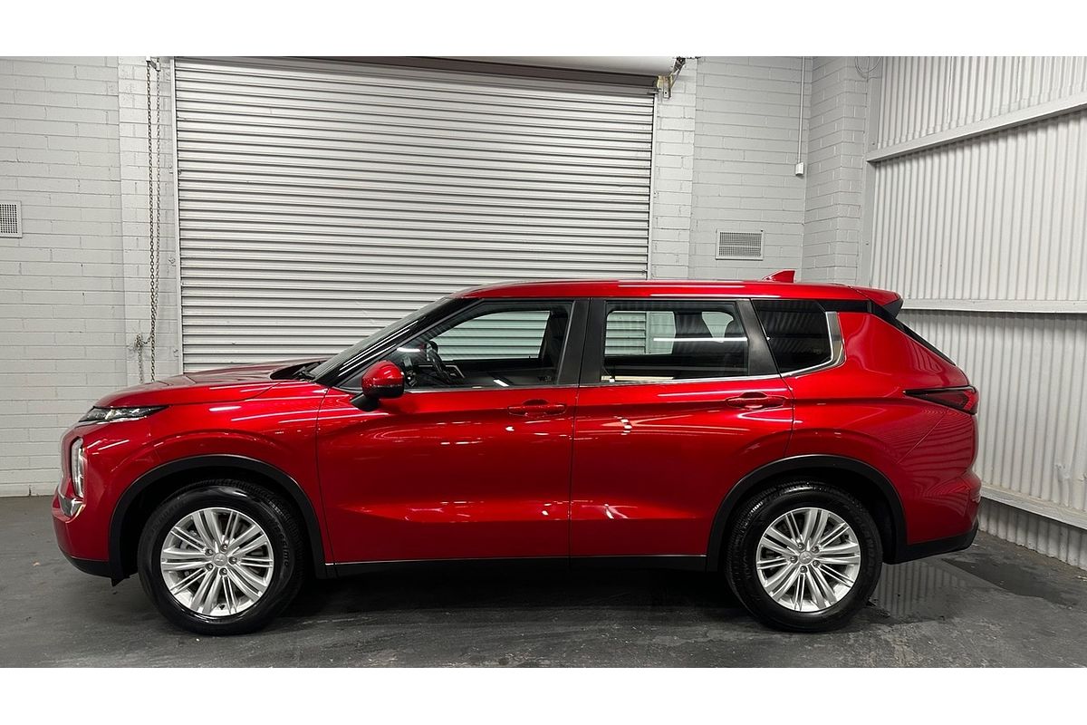 2022 Mitsubishi Outlander ES ZM