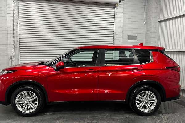 2022 Mitsubishi Outlander ES ZM
