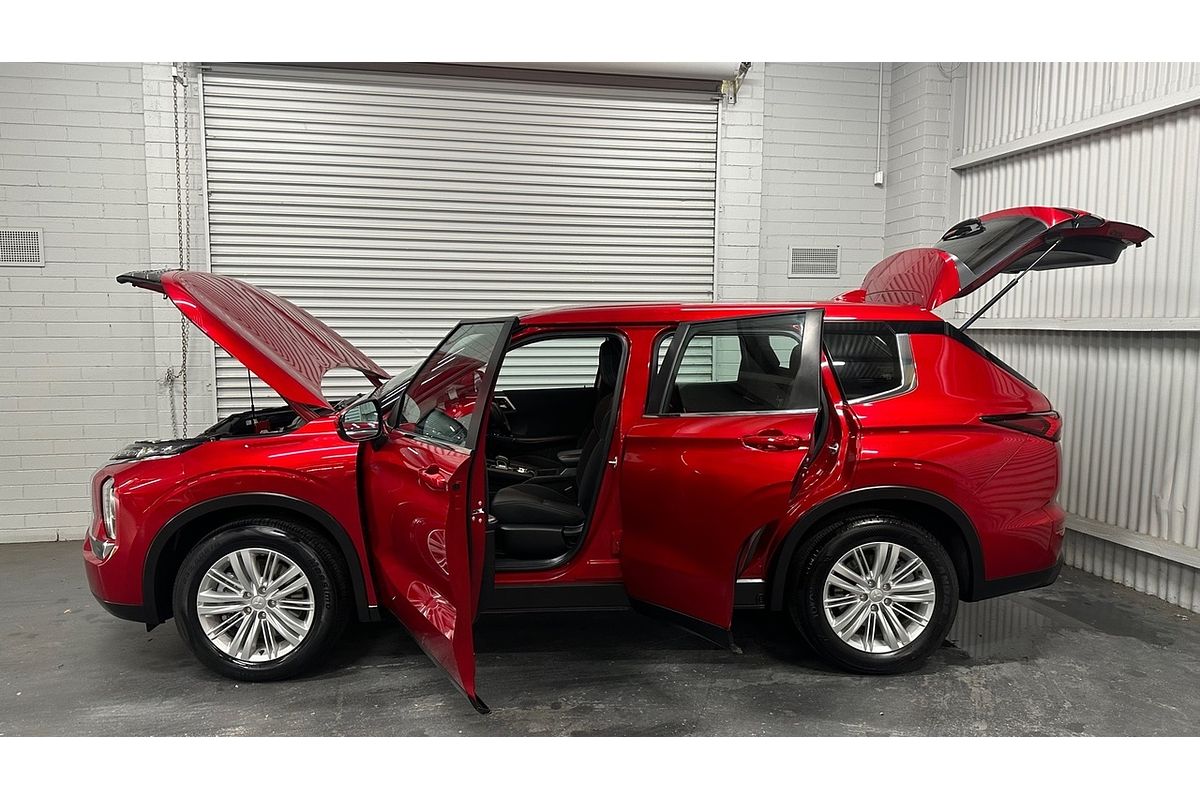 2022 Mitsubishi Outlander ES ZM