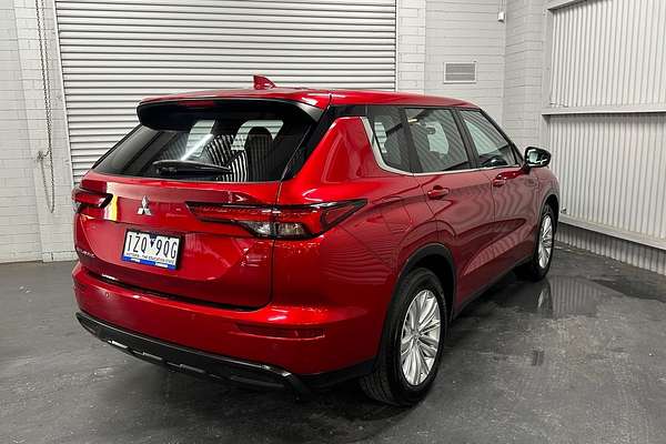 2022 Mitsubishi Outlander ES ZM