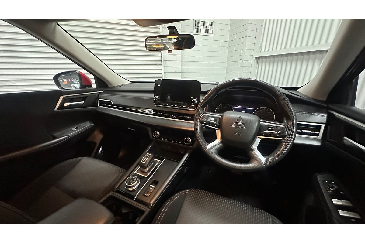2022 Mitsubishi Outlander ES ZM