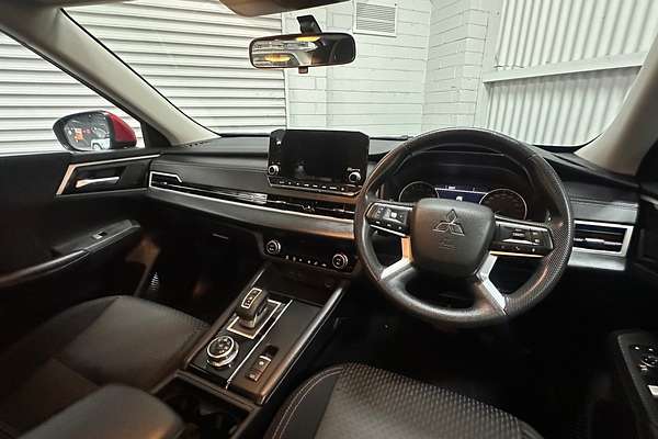 2022 Mitsubishi Outlander ES ZM