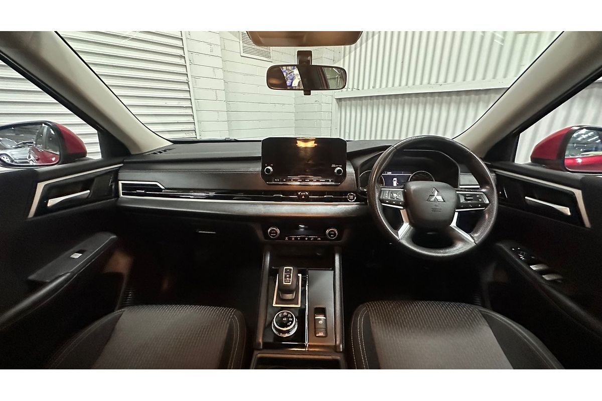 2022 Mitsubishi Outlander ES ZM