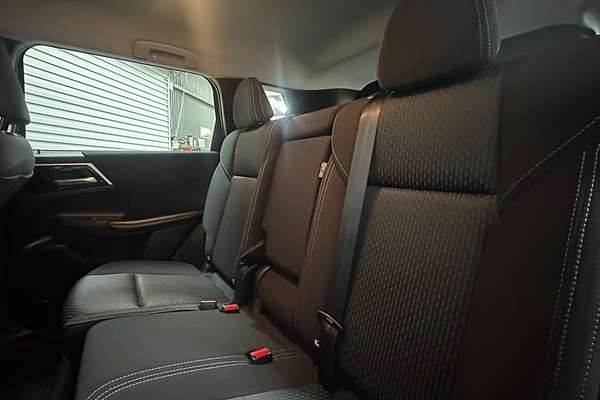 2022 Mitsubishi Outlander ES ZM