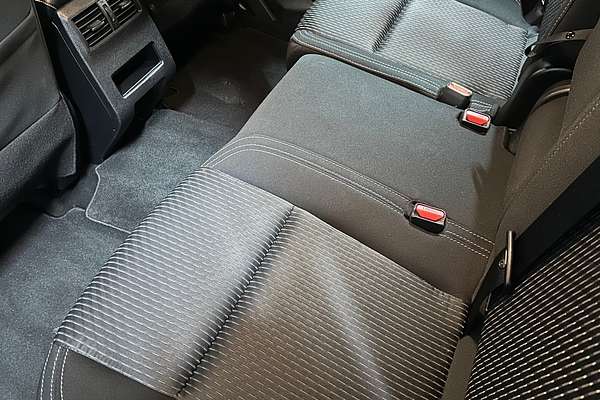 2022 Mitsubishi Outlander ES ZM