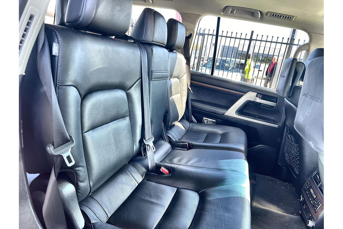 2020 Toyota Landcruiser Sahara VDJ200R
