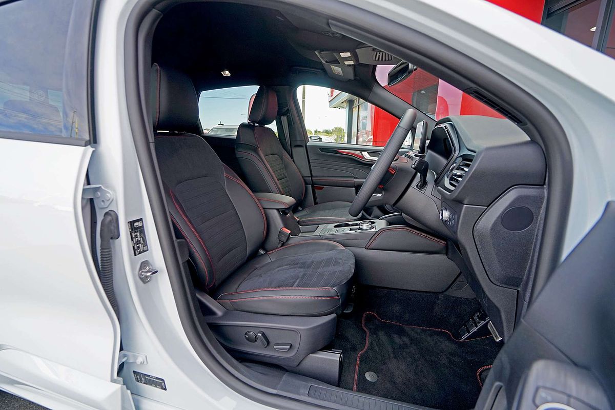 2023 Ford Escape ST-Line PHEV ZH