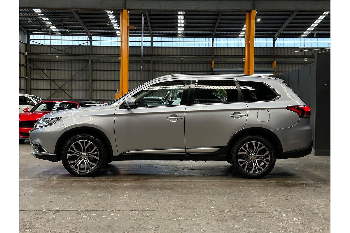2016 Mitsubishi Outlander LS Safety Pack ZK