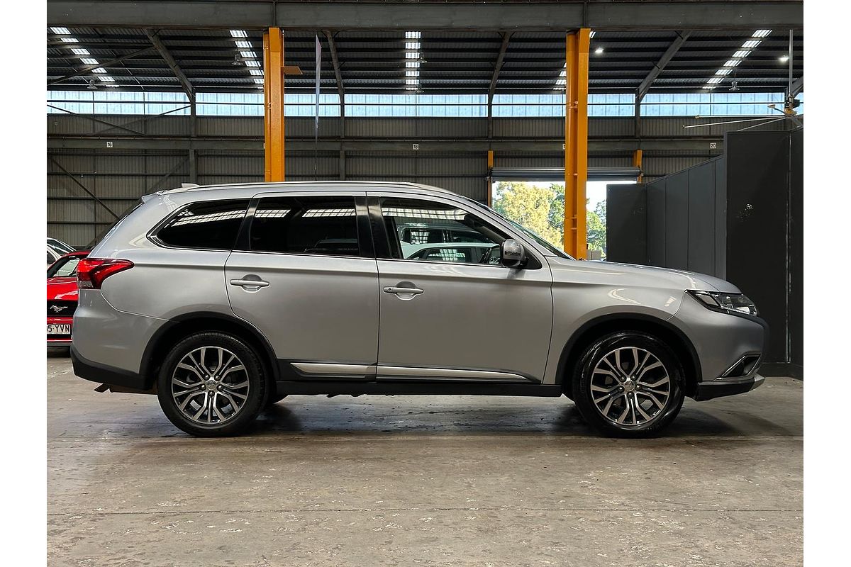 2016 Mitsubishi Outlander LS Safety Pack ZK