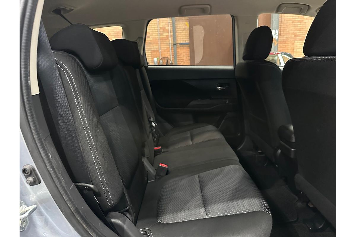 2016 Mitsubishi Outlander LS Safety Pack ZK