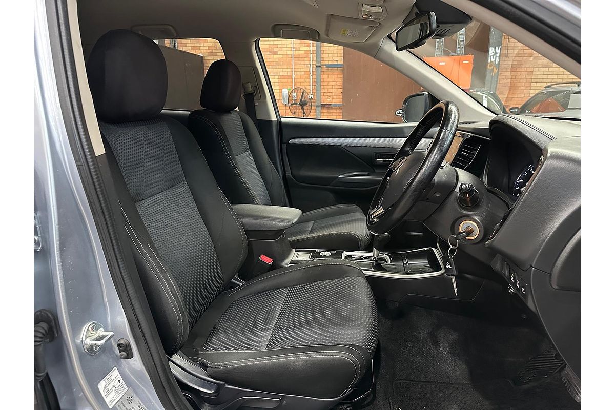 2016 Mitsubishi Outlander LS Safety Pack ZK