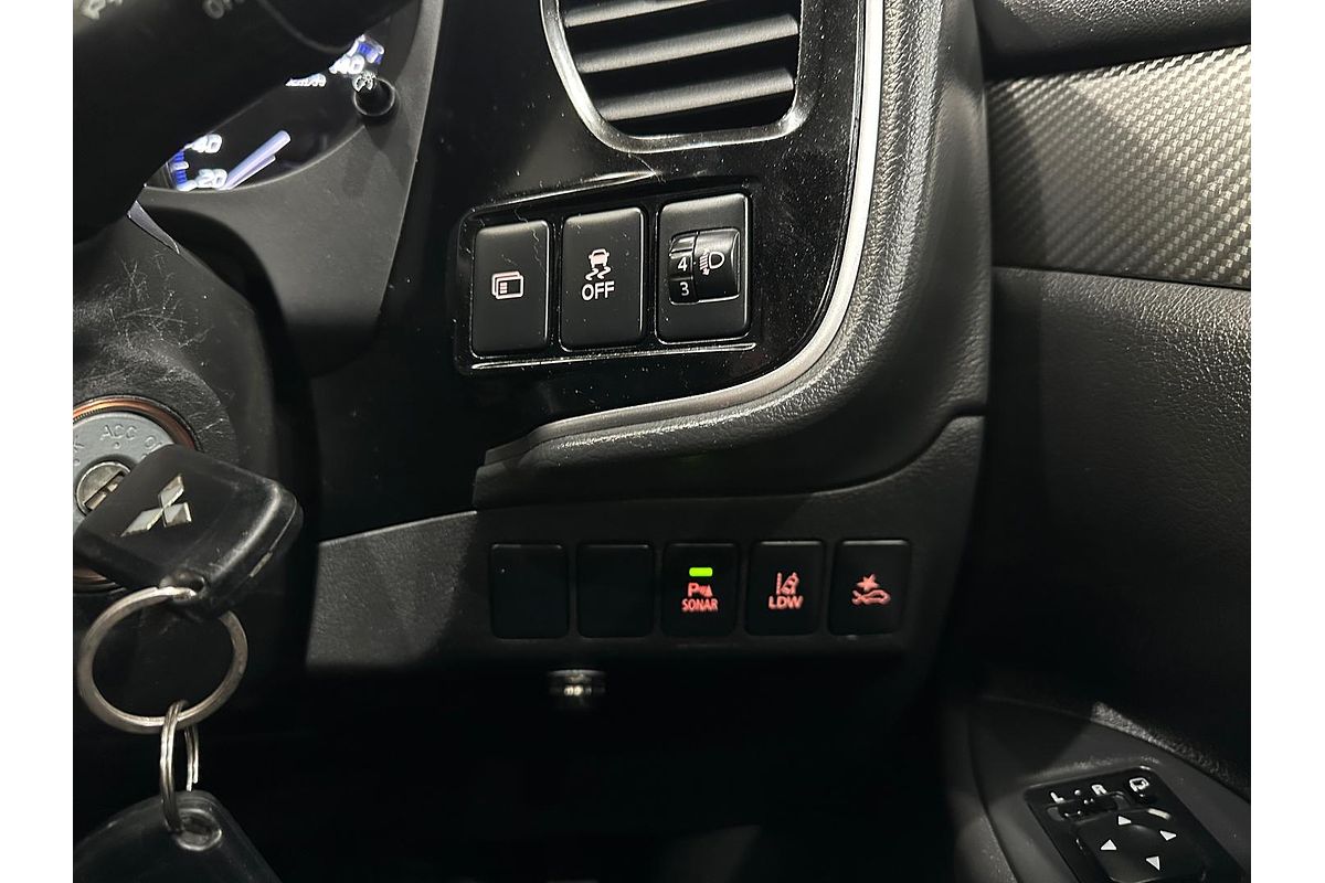 2016 Mitsubishi Outlander LS Safety Pack ZK