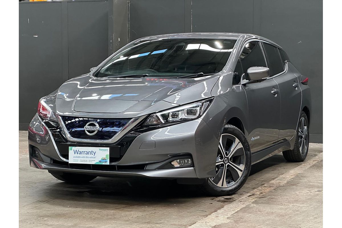 2022 Nissan LEAF ZE1