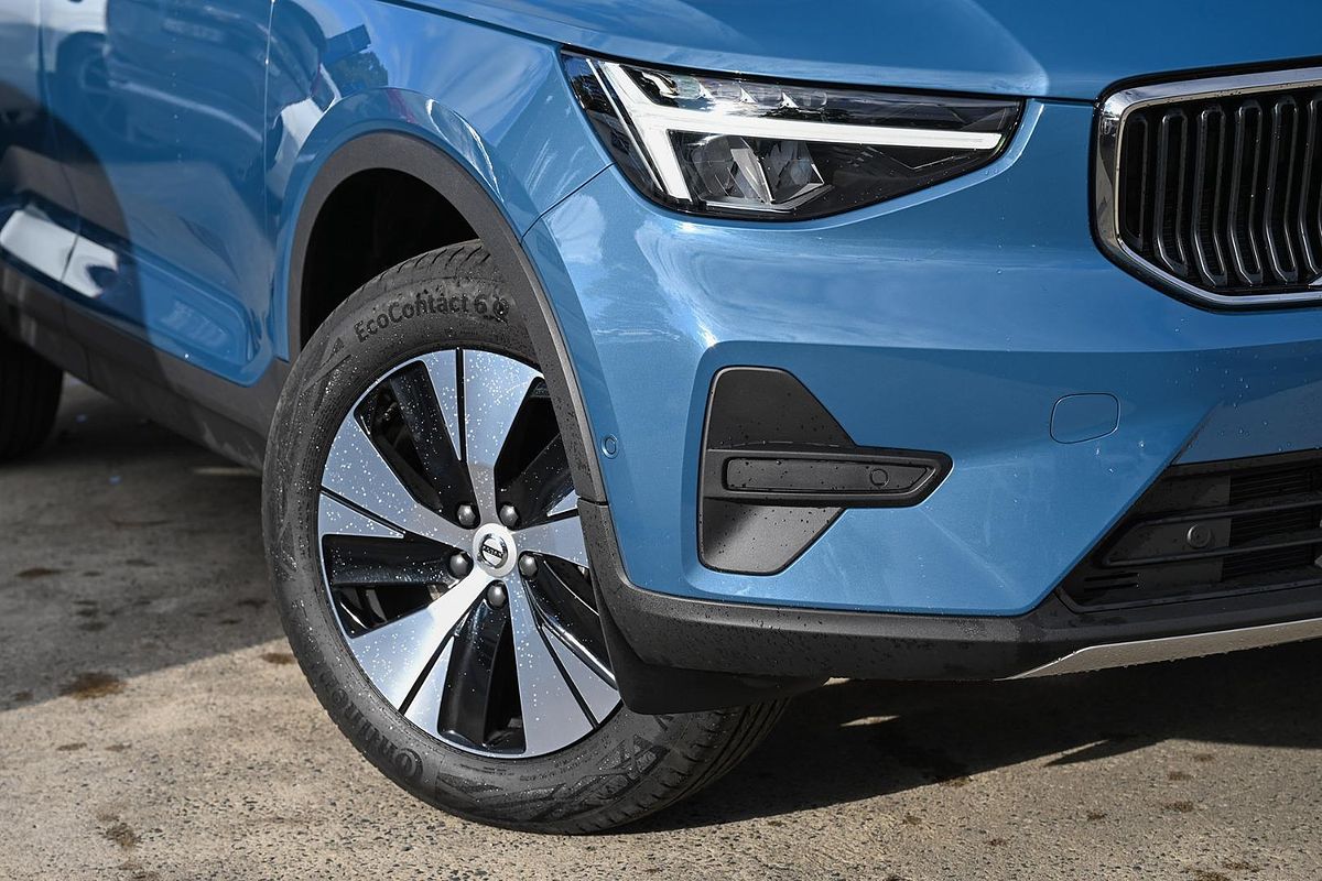 2023 Volvo XC40 Plus B4