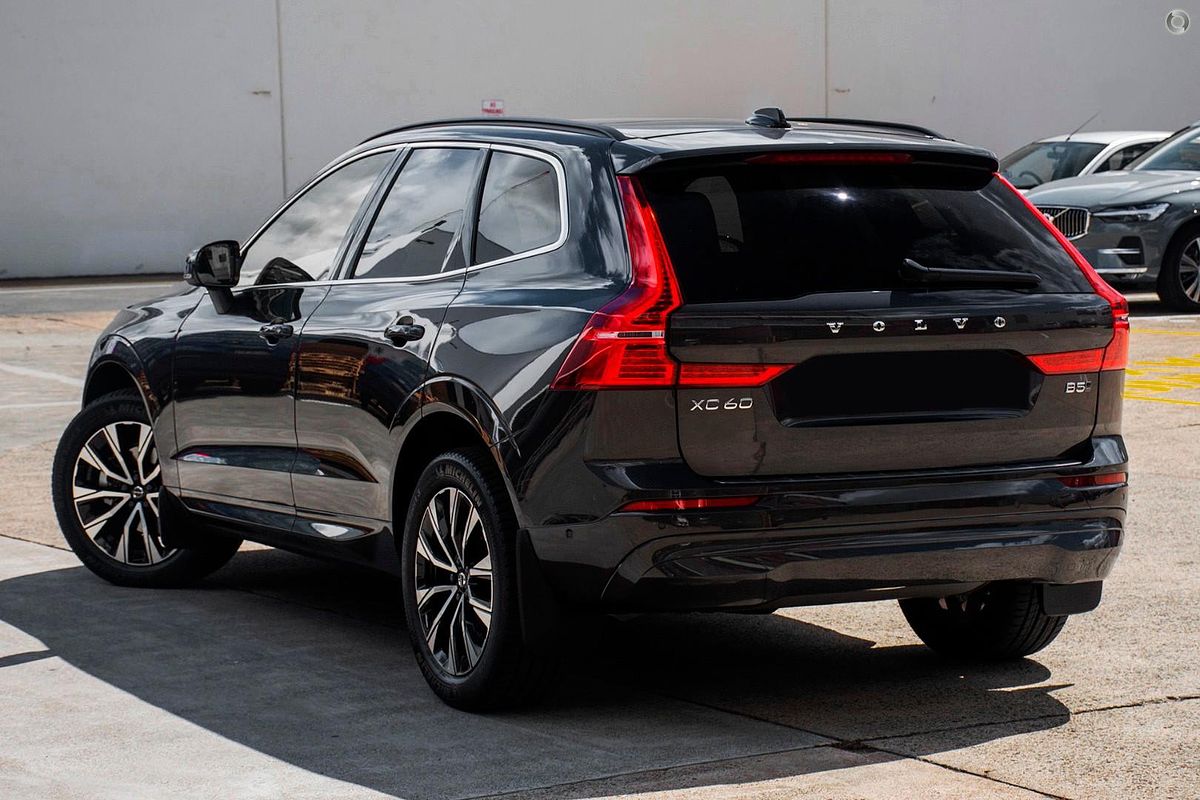 2023 Volvo XC60 Plus B5