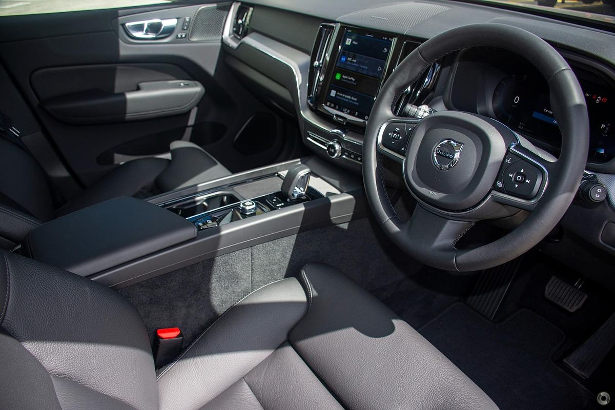 2023 Volvo XC60 Plus B5