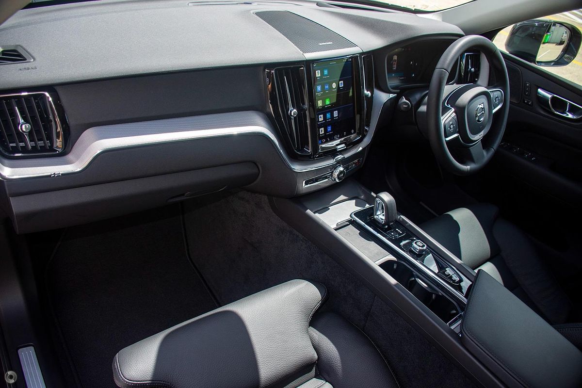2023 Volvo XC60 Plus B5