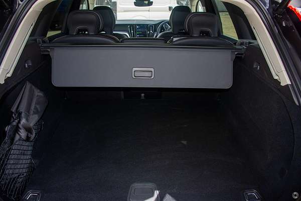 2023 Volvo XC60 Plus B5