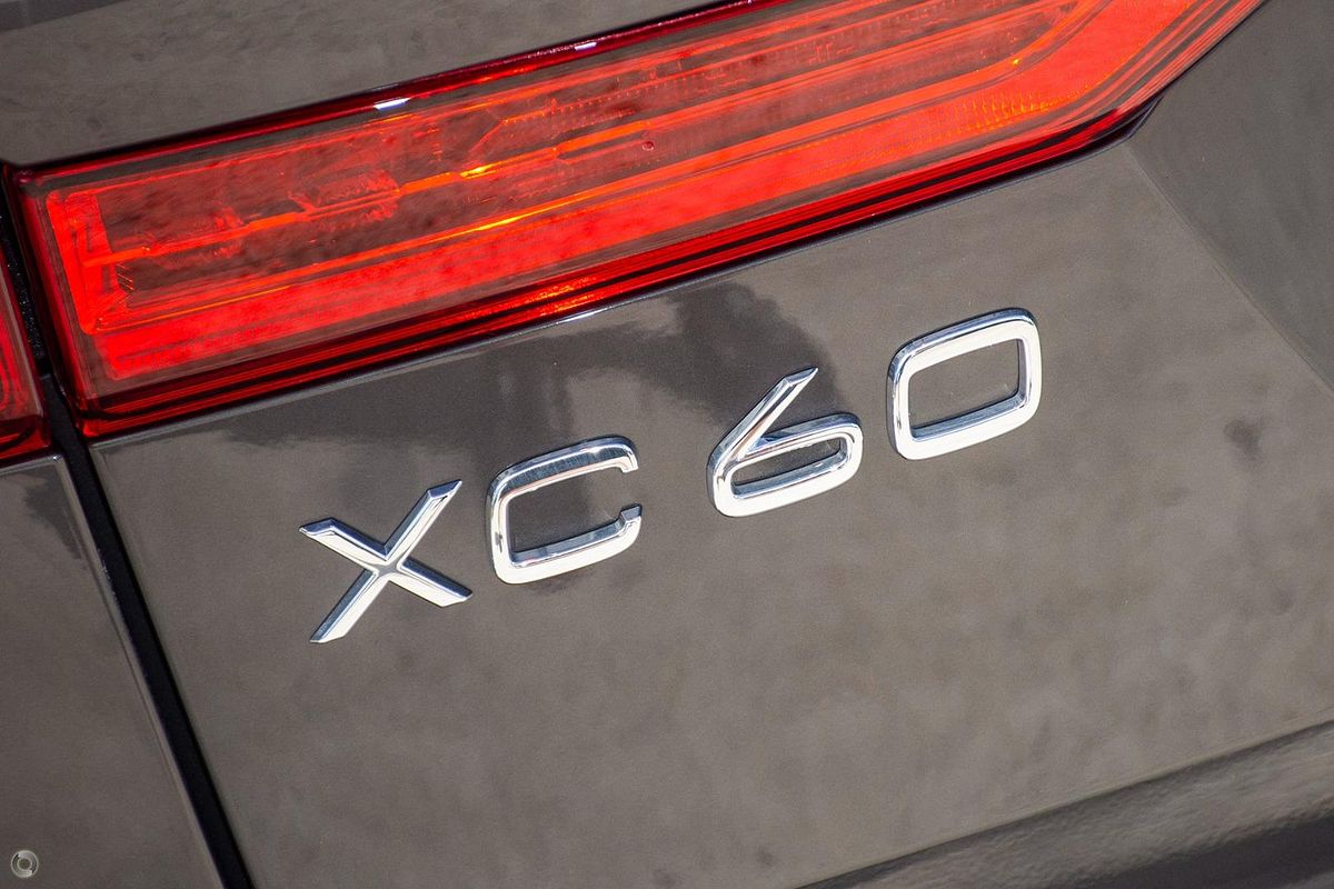 2023 Volvo XC60 Plus B5